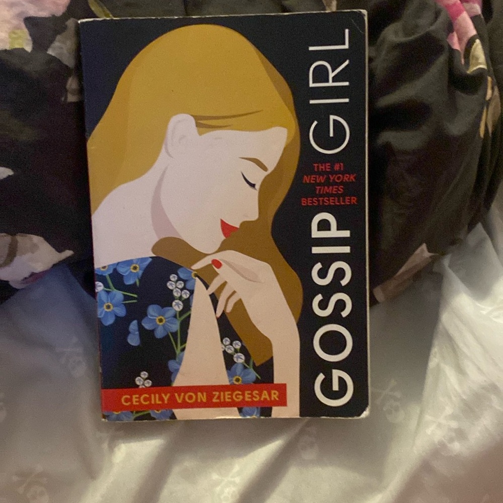Gossip Girl book one *brand new*